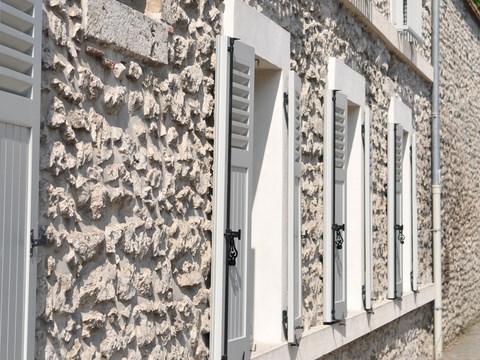 ravalement de facade, enduit traditionnel à la chaux, Beaugency, Loiret