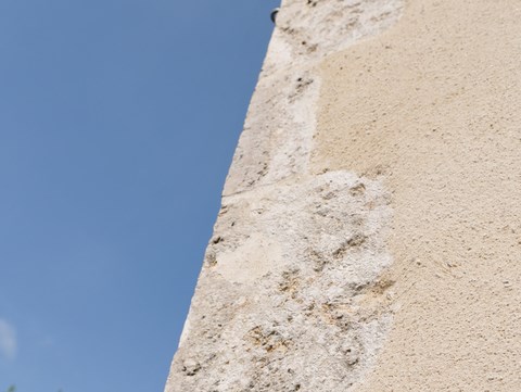 ravalement de facade, enduit traditionnel, taille de pierre, Beaugency, Loiret