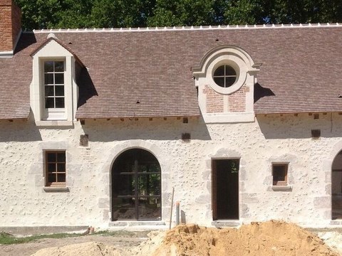Rénovation de maison, résidence secondaire en Sologne - enduits, fenêtres et baies vitrées, aménagement et agencement intérieur
